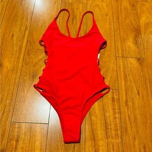 TOBI woman swiming One pieces